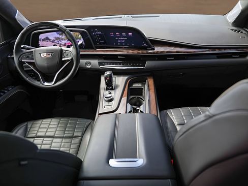 Certified 2023 Cadillac Escalade Sport Platinum RWD image 28