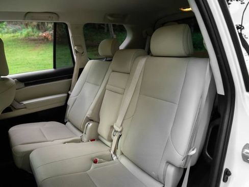 Used 2020 Lexus GX 460 AWD/4WD image 22