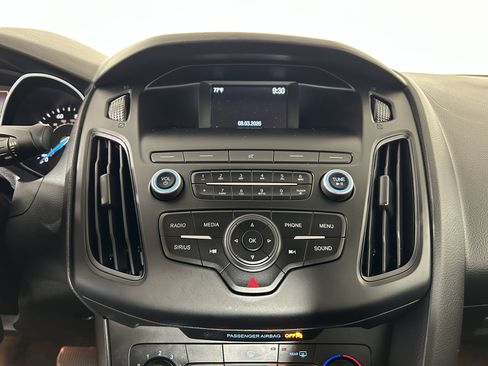 Used 2018 Ford Focus SE FWD image 18