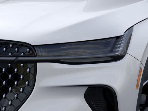 New 2026 Lincoln Nautilus Premier image 18