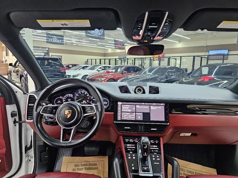 Used 2020 Porsche Cayenne E-Hybrid image 28