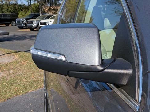 Used 2022 GMC Acadia Denali w/ Denali Technology Package image 11