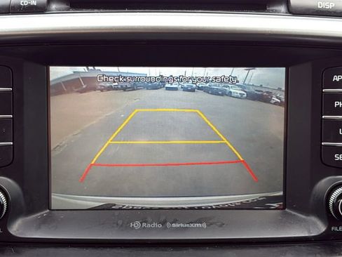 Used 2018 Kia Sorento LX image 27