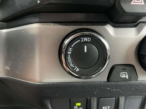 Used 2022 Toyota Tacoma SR5 image 40