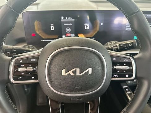 Used 2024 Kia Sorento S w/ Panoramic Sunroof Package AWD/4WD image 12
