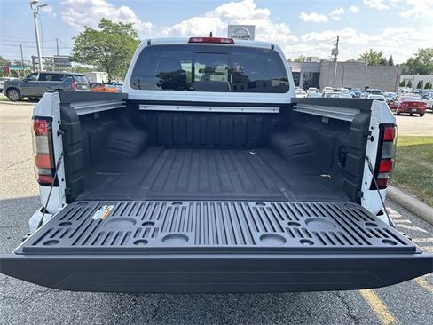 New 2025 Nissan Frontier SV w/ SV Convenience Package image 16