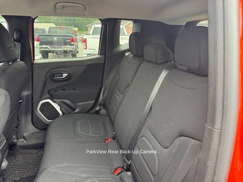 Used 2019 Jeep Renegade Latitude w/ Cold Weather Group AWD/4WD image 22