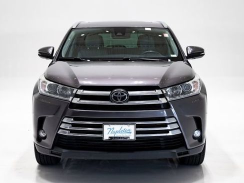 Used 2017 Toyota Highlander Limited AWD/4WD image 4