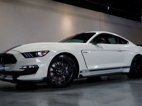 Used 2020 Ford Mustang Shelby GT350 w/ Technology Package image 1