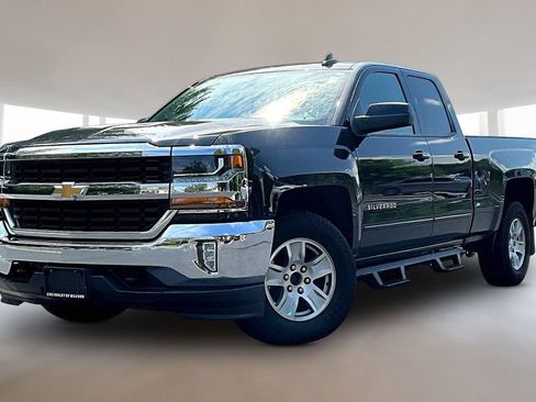 Used 2018 Chevrolet Silverado 1500 LT w/ All Star Edition AWD/4WD image 3