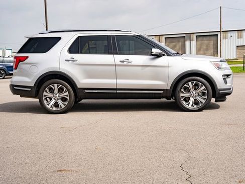 Used 2019 Ford Explorer Platinum AWD/4WD image 7