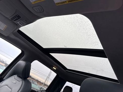 Used 2022 Ford F350 Limited image 25