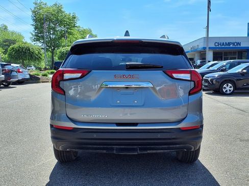 Used 2024 GMC Terrain SLE w/ Driver Convenience Package FWD image 6