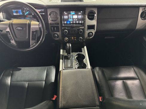 Used 2017 Ford Expedition Limited w/ Equipment Group 301A AWD/4WD image 28