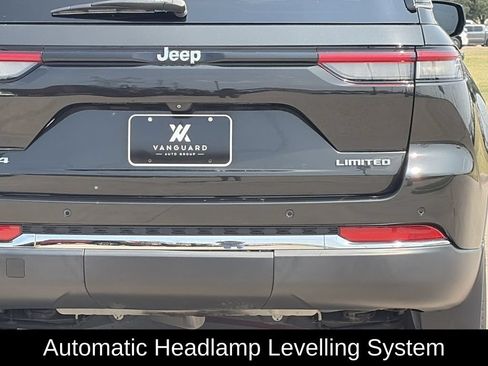Used 2023 Jeep Grand Cherokee Limited w/ Trailer Tow Prep Group (B) AWD/4WD image 8