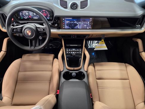 New 2026 Porsche Cayenne Coupe AWD/4WD image 13
