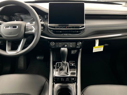 New 2026 Jeep Compass Latitude AWD/4WD image 13