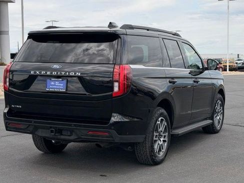 Certified 2025 Ford Expedition Active AWD/4WD image 5