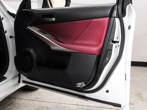 Used 2019 Lexus IS 300 image 48