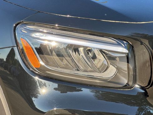 New 2025 Mercedes-Benz GLB 250 250 image 11