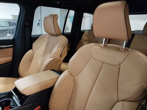 New 2025 Jeep Grand Cherokee Summit image 4