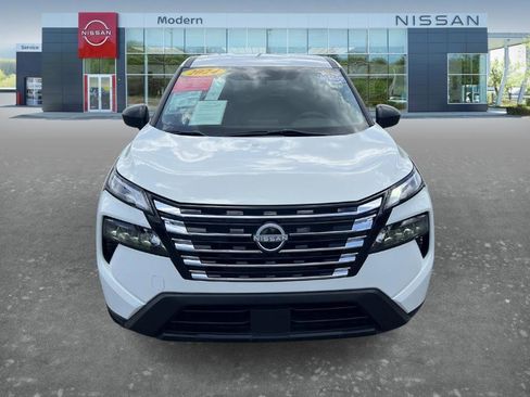 Certified 2024 Nissan Rogue S FWD image 2