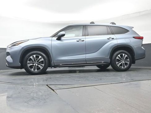 Used 2022 Toyota Highlander XLE image 38