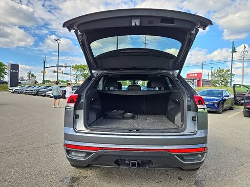 Used 2023 Volkswagen Atlas Cross Sport SE w/ Panoramic Sunroof Package AWD/4WD image 32