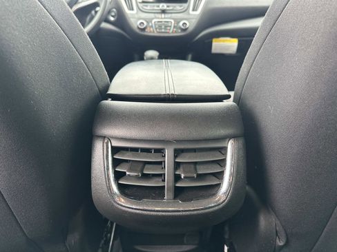 Used 2023 Chevrolet Malibu LT image 13