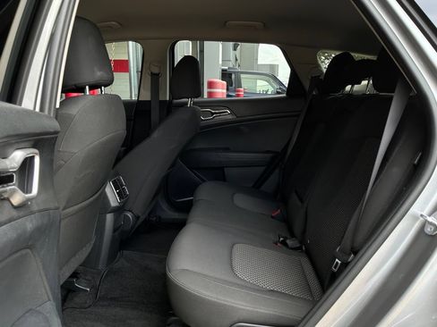 Used 2025 Kia Sportage LX FWD image 11