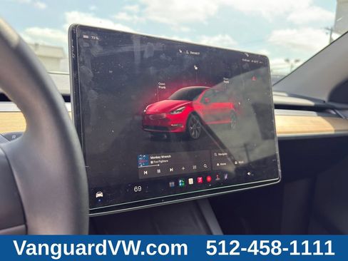 Used 2025 Tesla Model Y Long Range RWD image 19