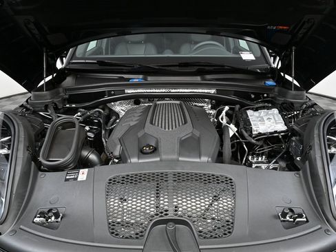 New 2026 Porsche Macan image 34