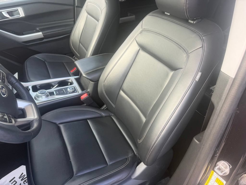 Used 2024 Ford Explorer XLT w/ Equipment Group 202A AWD/4WD image 14