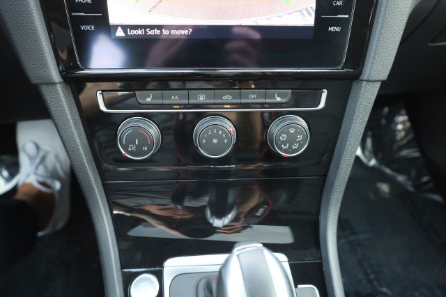 Used 2020 Volkswagen GTI SE FWD image 32