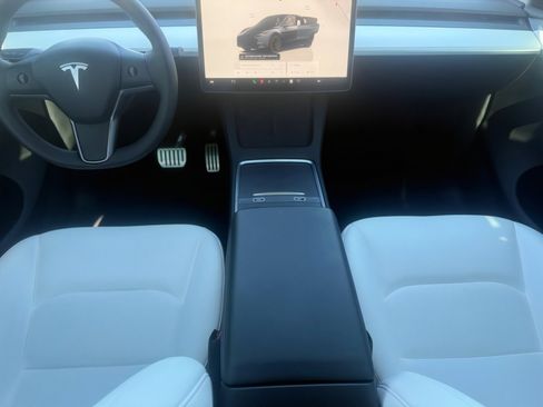 Used 2024 Tesla Model Y Performance image 15