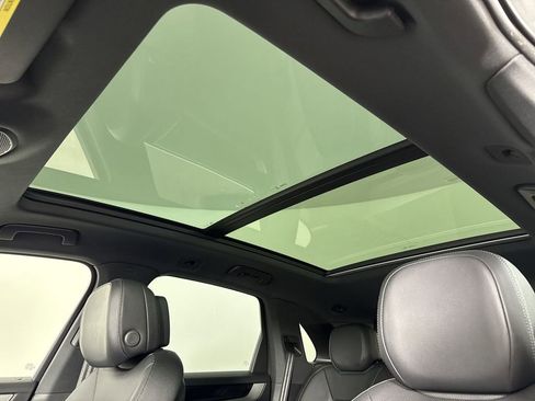 Certified 2025 Porsche Cayenne AWD/4WD image 41