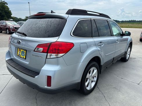 Used 2014 Subaru Outback 2.5i Limited AWD/4WD image 4