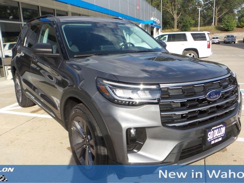 New 2025 Ford Explorer Active w/ Active Comfort Package image 7