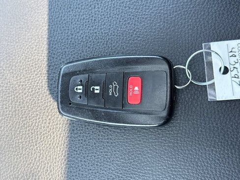 Used 2024 Toyota RAV4 XLE w/ Convenience Package AWD/4WD image 29