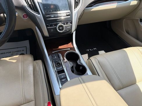 Used 2018 Acura TLX V6 w/ Technology Package FWD image 18