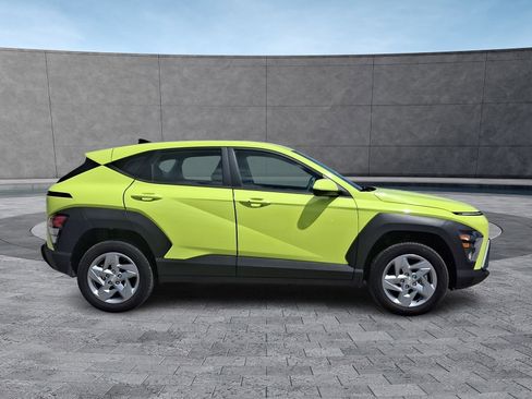 Certified 2025 Hyundai Kona SE AWD/4WD image 12