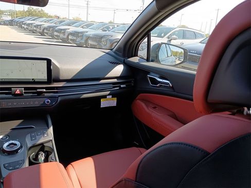 New 2026 Kia Sportage SX Prestige image 11