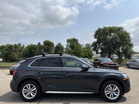 Used 2020 Audi Q5 2.0T Premium w/ Convenience Package AWD/4WD image 2