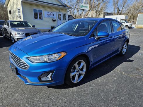 Used 2020 Ford Fusion SE image 4