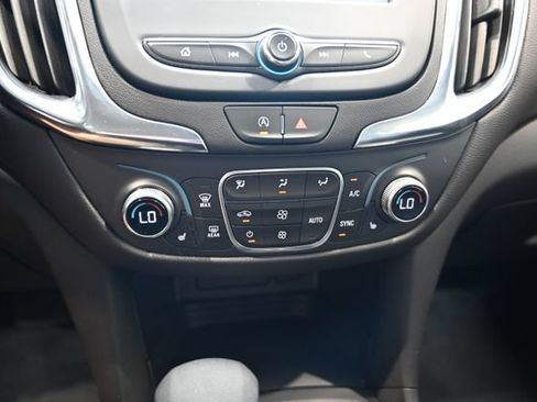Certified 2024 Chevrolet Equinox LT FWD image 17