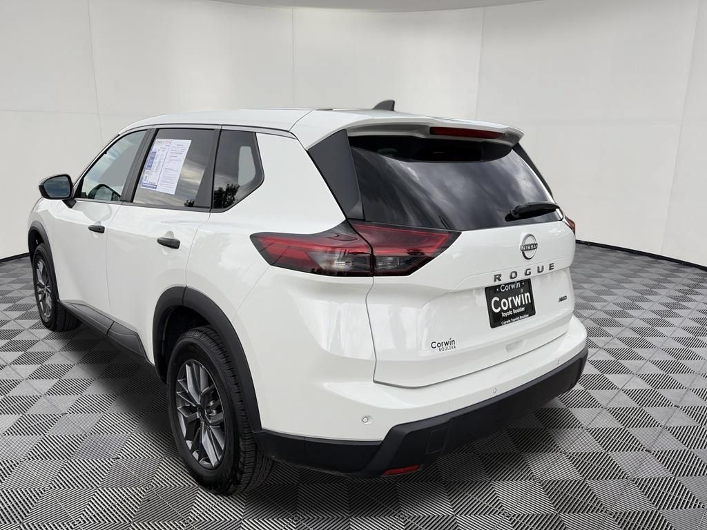 Used 2024 Nissan Rogue S AWD/4WD image 6