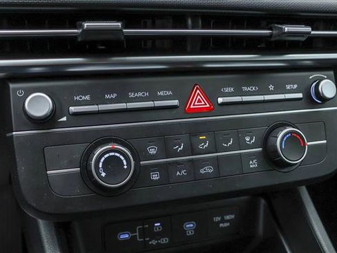 Certified 2025 Hyundai Tucson SE image 19