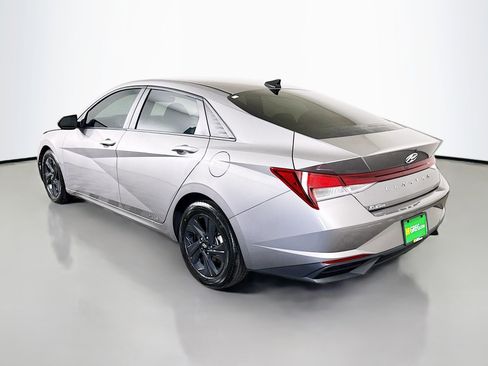 Used 2022 Hyundai Elantra SEL image 7