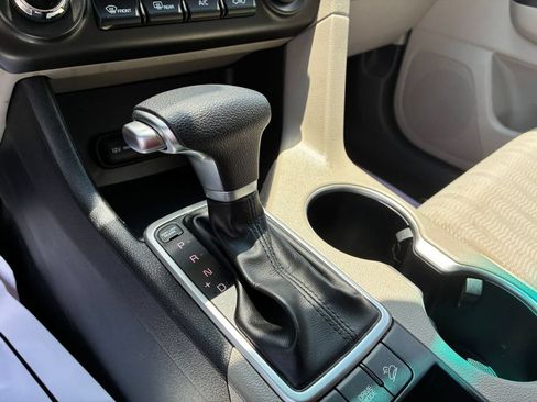 Used 2020 Kia Sportage LX FWD image 21