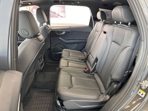 Used 2025 Audi Q7 3.0T Premium Plus image 36